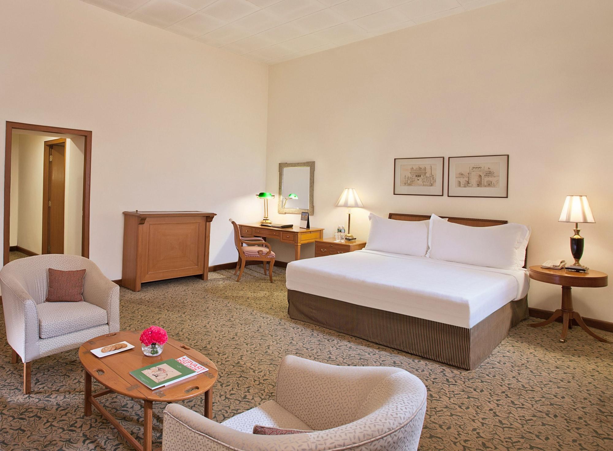 โรงแรมเมเดน นิวเดลี ภายนอก รูปภาพ A room at the hotel