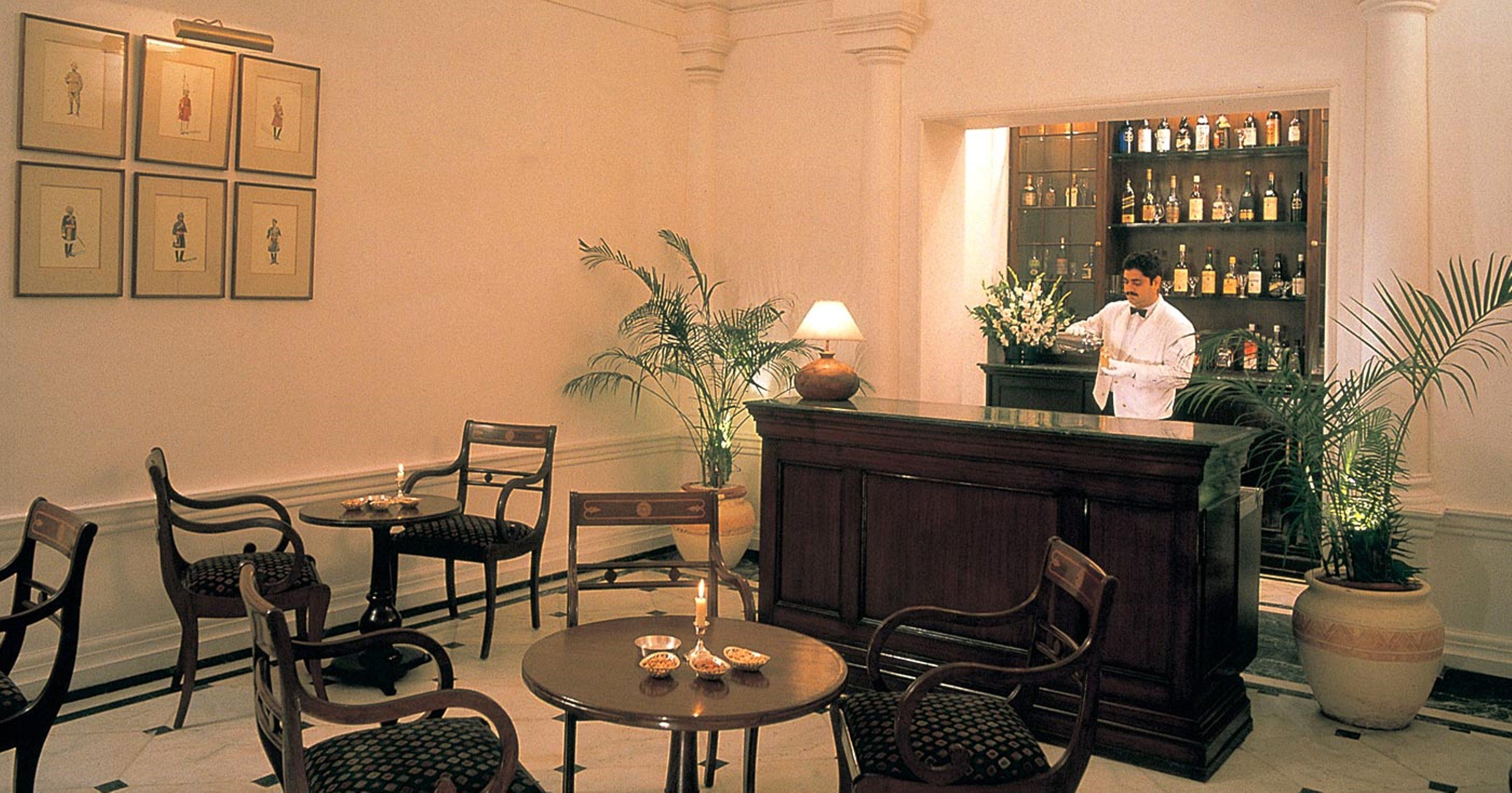 โรงแรมเมเดน นิวเดลี ภายนอก รูปภาพ Bar at the Imperial Hotel, New Delhi