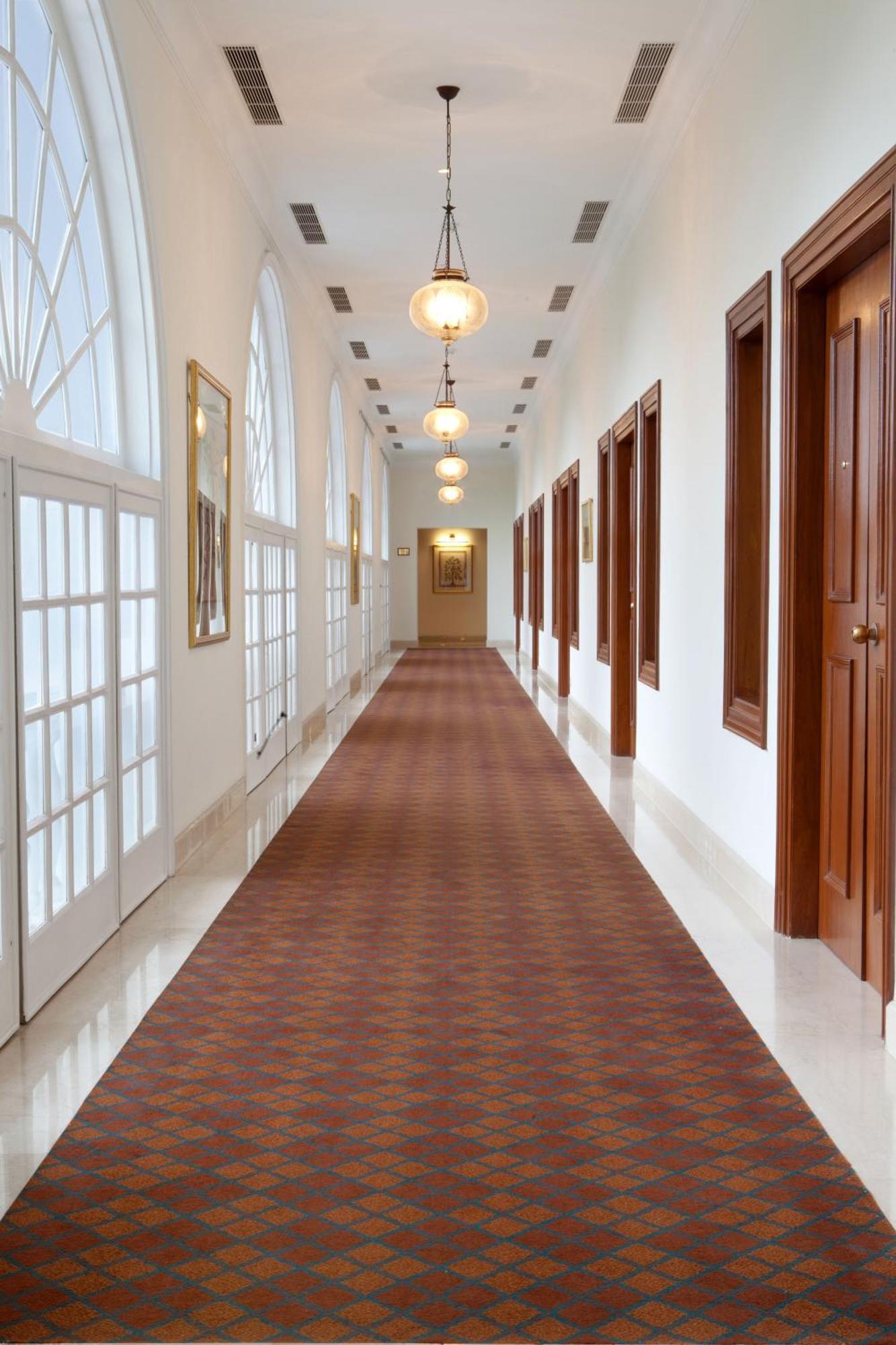 โรงแรมเมเดน นิวเดลี ภายนอก รูปภาพ A carpet in a hotel