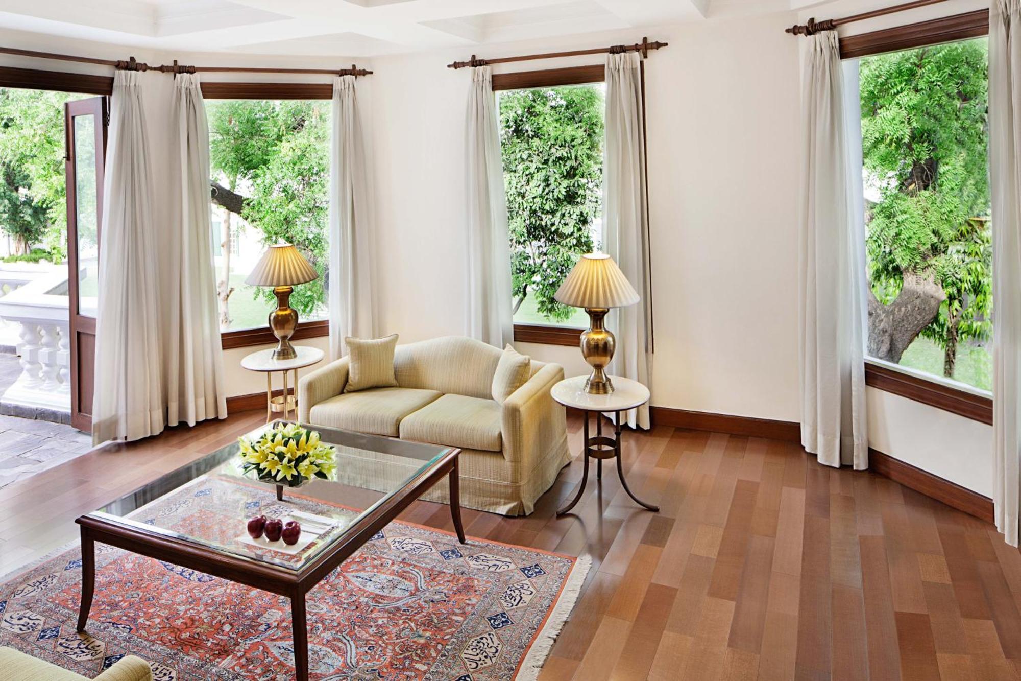โรงแรมเมเดน นิวเดลี ภายนอก รูปภาพ A living room