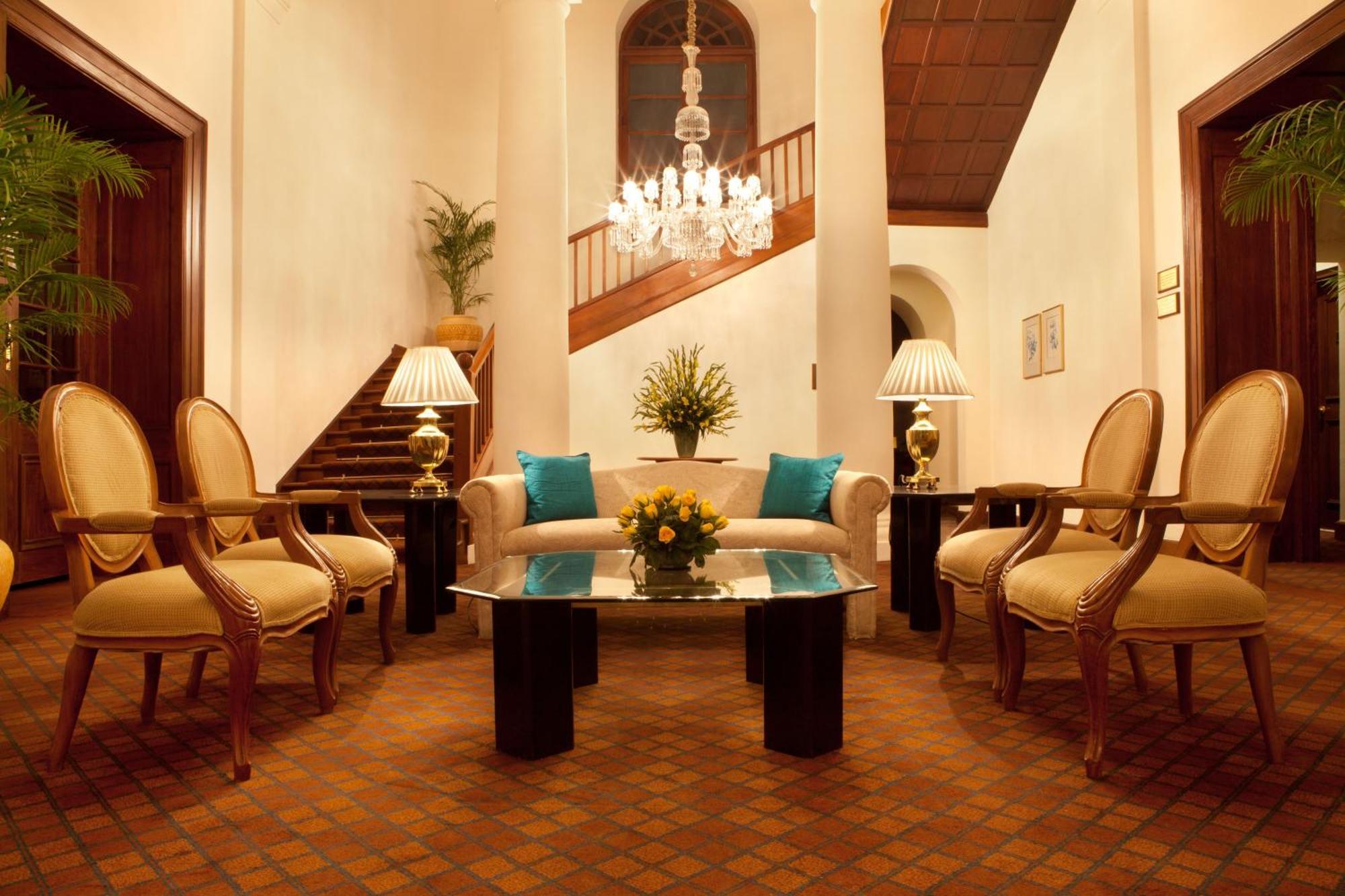 โรงแรมเมเดน นิวเดลี ภายนอก รูปภาพ The Imperial Hotel