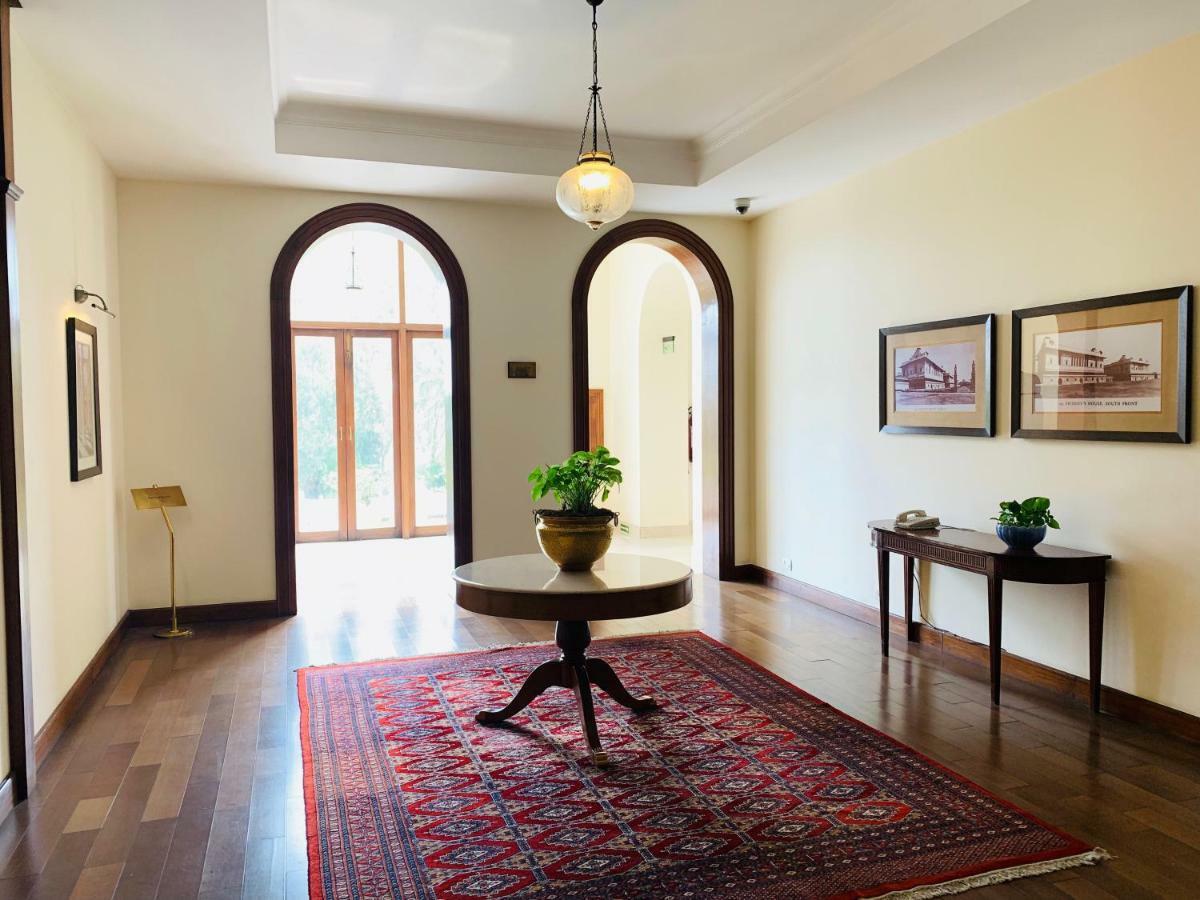 โรงแรมเมเดน นิวเดลี ภายนอก รูปภาพ Interior of the hotel